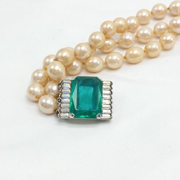 VENDOME & Crown Trifari Vintage Glamour Girl Faux Pearl Necklace Earrings Runway - Picture 8 of 9